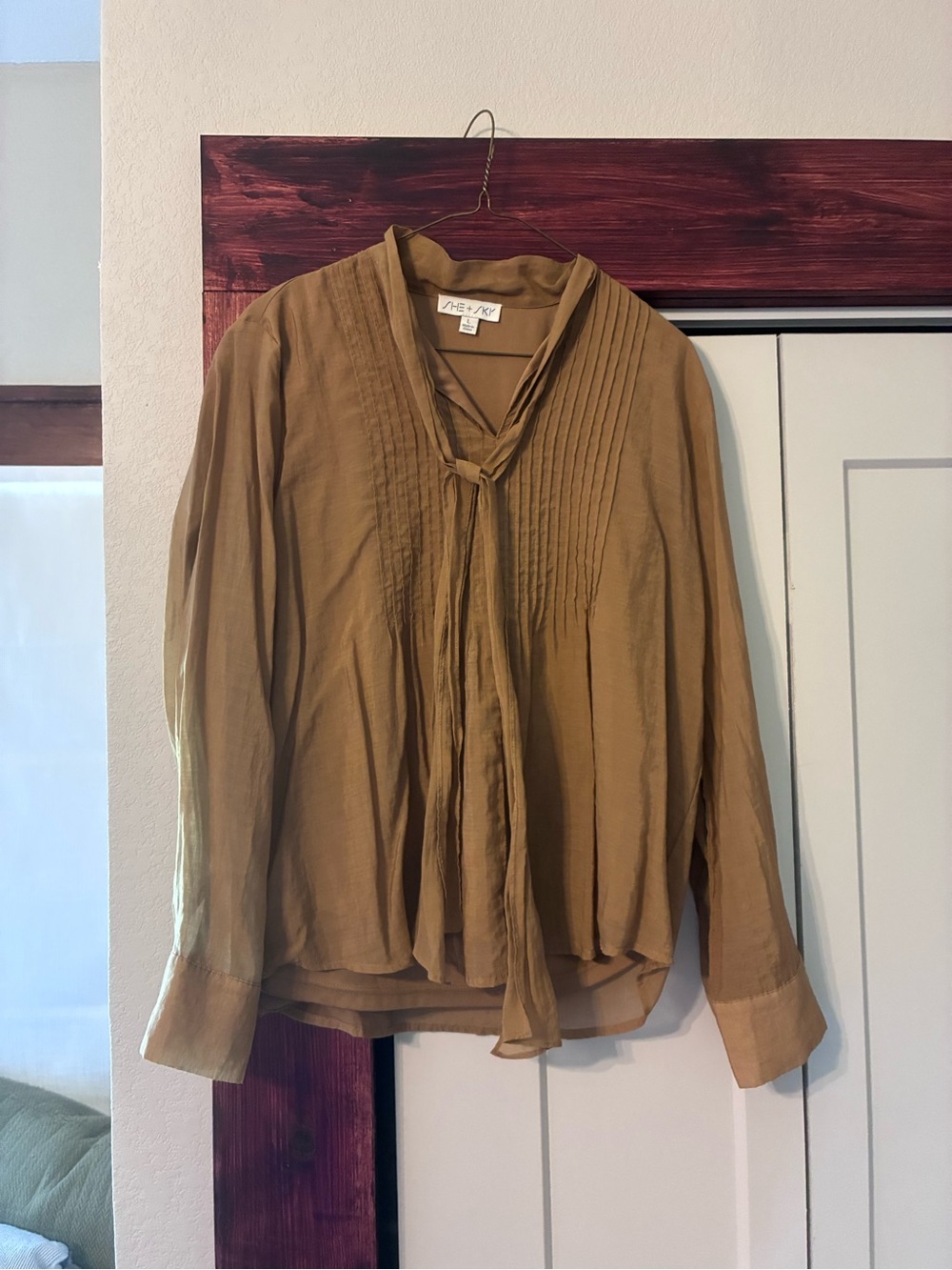 She + Sky brown/tab Pintuck Tie-Front Blouse